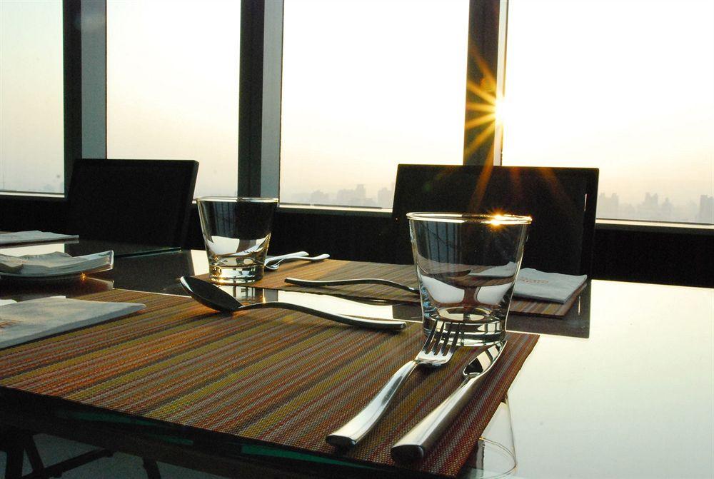 מלון The Landis טאיצ'ונג מראה חיצוני תמונה A table set for dinner