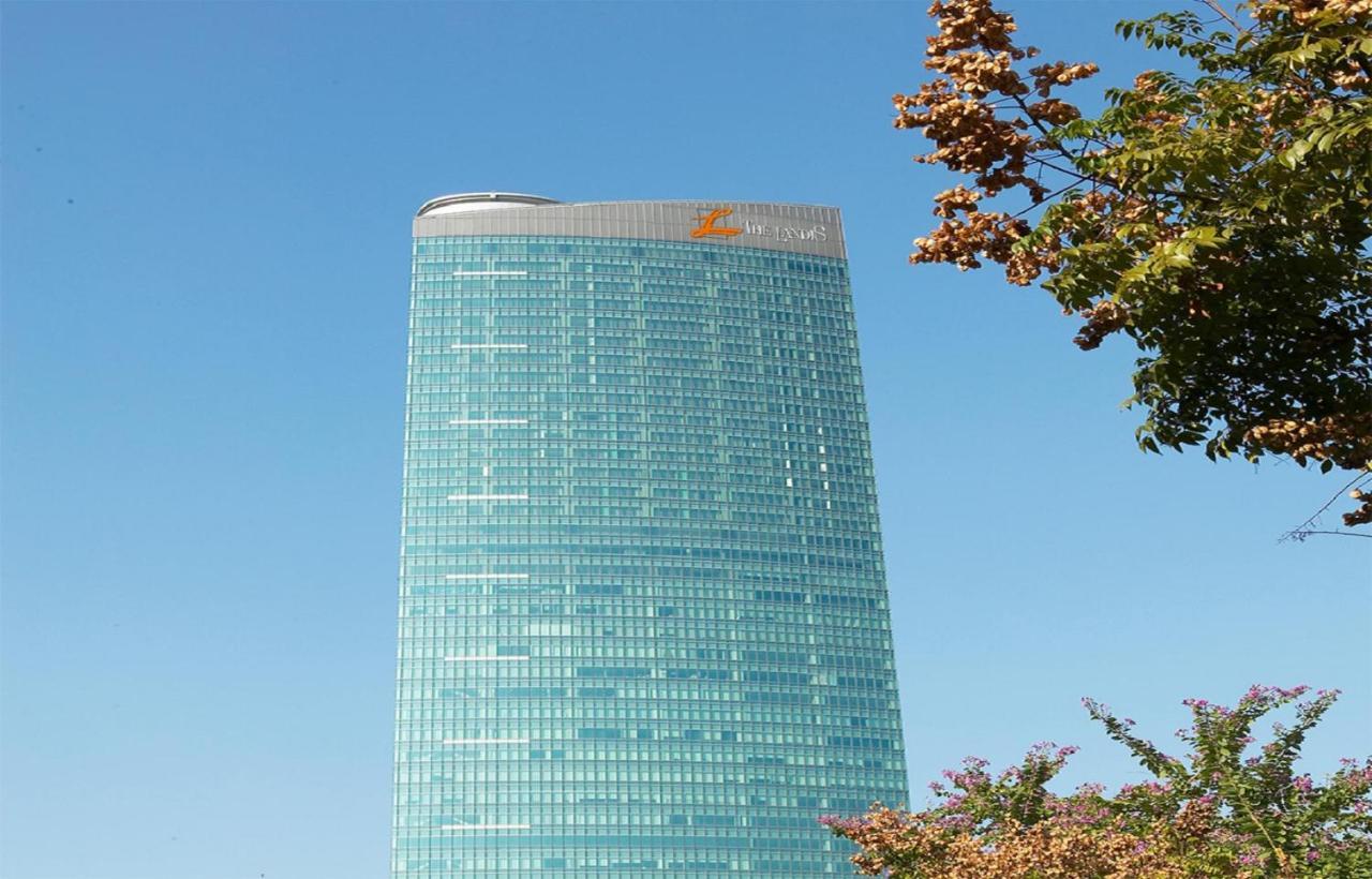 מלון The Landis טאיצ'ונג מראה חיצוני תמונה Headquarters of the Orange Group in Madrid, Spain