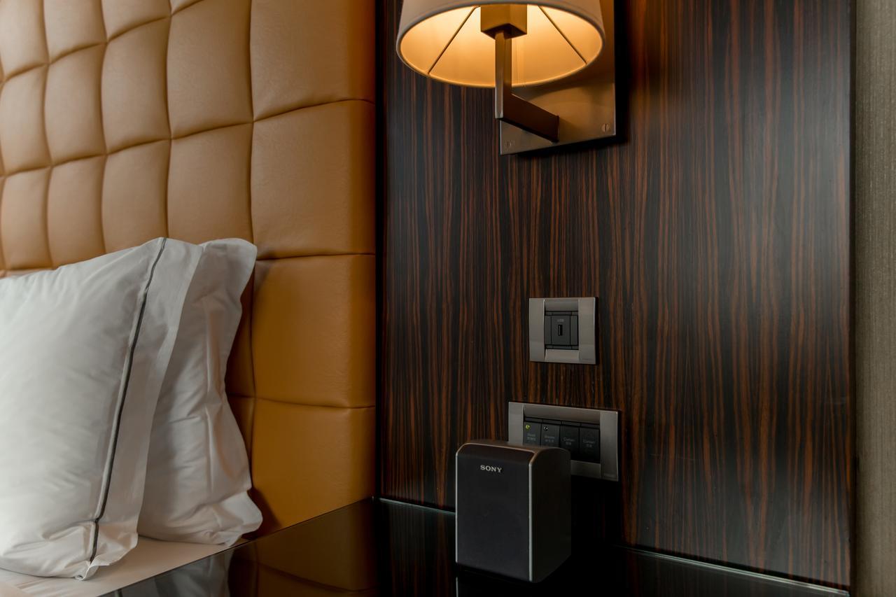 מלון The Landis טאיצ'ונג מראה חיצוני תמונה A wall-mounted light switch